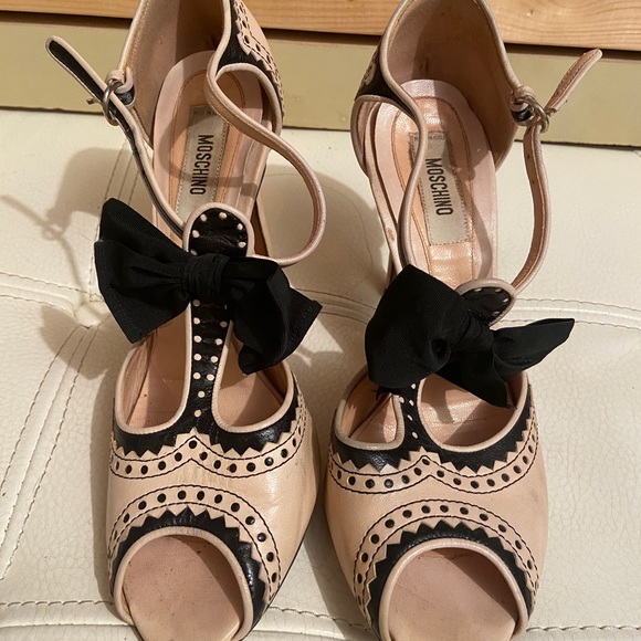 Moschino Peep Toe Bow Pump - Picture 3 of 7